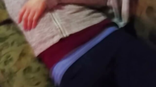 बिस्तर पर लवली युगल संभोग सेक्सी मूवी पिक्चर वीडियो