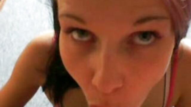 तेजस्वी परिपक्व अश्लील मॉडल उसके प्रेमी को उसके सेक्सी इंग्लिश मूवी सेक्सी इंग्लिश मूवी गधे में एक डिक ड्राइव करती है